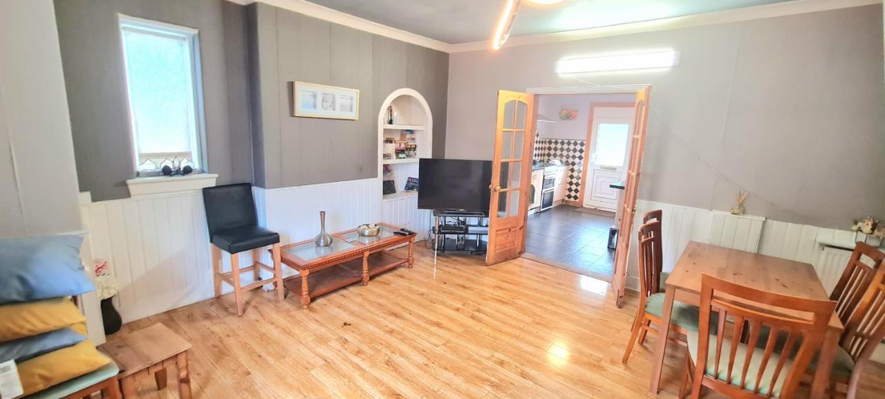 Beautiful 4 Bedroom Cottage - Ideal Location - Free Parking Edinburgh Luaran gambar