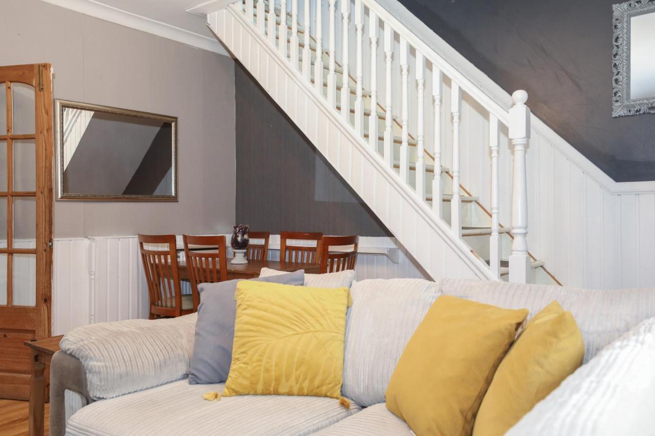 Beautiful 4 Bedroom Cottage - Ideal Location - Free Parking Edinburgh Luaran gambar