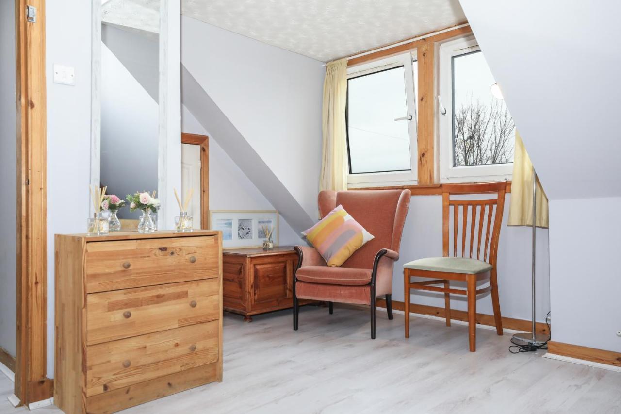 Beautiful 4 Bedroom Cottage - Ideal Location - Free Parking Edinburgh Luaran gambar