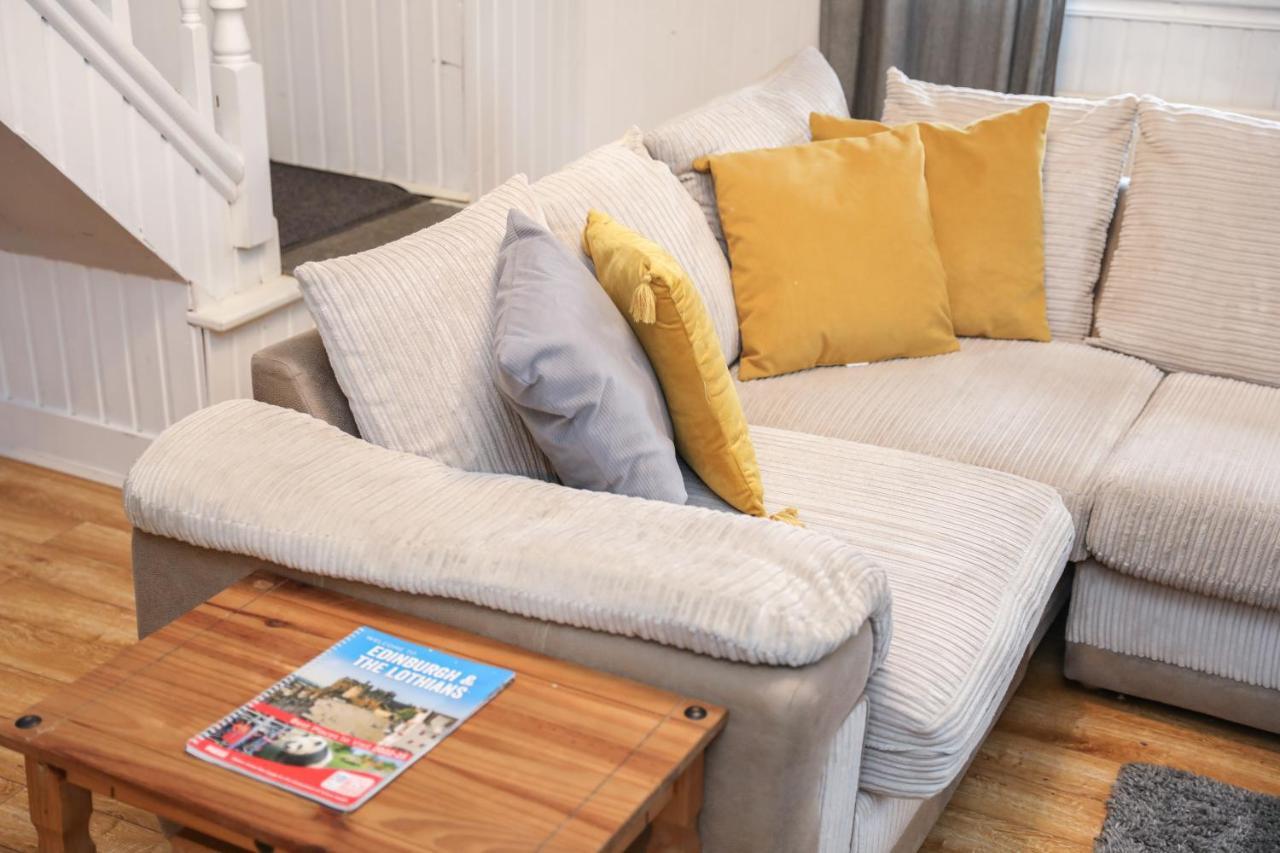 Beautiful 4 Bedroom Cottage - Ideal Location - Free Parking Edinburgh Luaran gambar