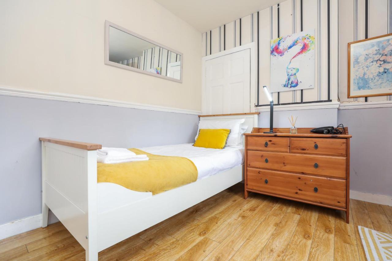 Beautiful 4 Bedroom Cottage - Ideal Location - Free Parking Edinburgh Luaran gambar