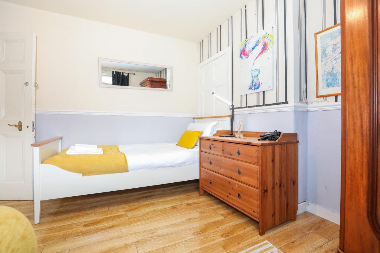 Beautiful 4 Bedroom Cottage - Ideal Location - Free Parking Edinburgh Luaran gambar