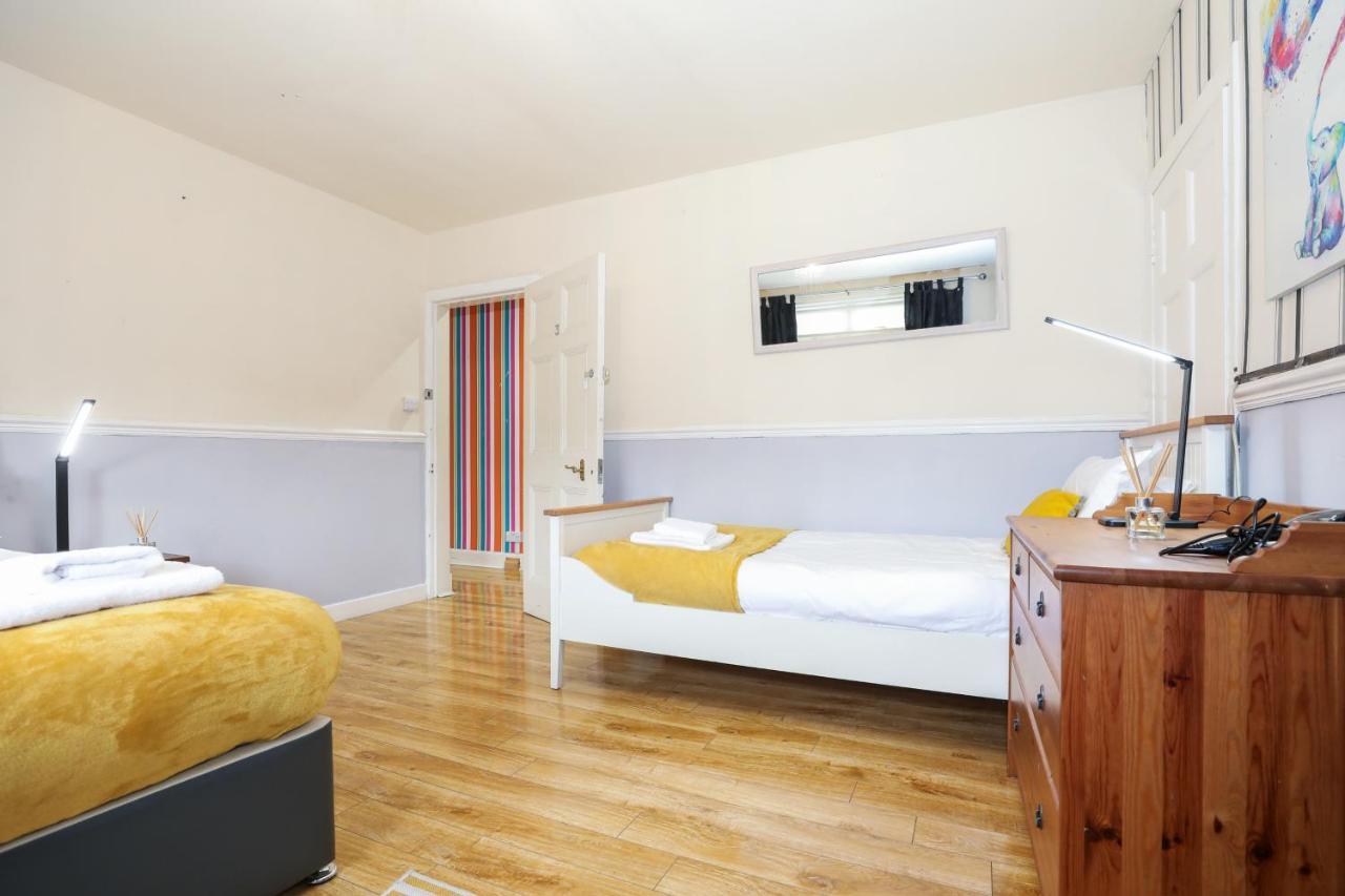 Beautiful 4 Bedroom Cottage - Ideal Location - Free Parking Edinburgh Luaran gambar